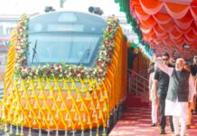 वंदे भारत, नमो भारत और अमृत भारत जैसी ट्रेनें भारतीय रेलवे की अगली पीढ़ी की नींव रख रही हैं : प्रधानमंत्री नरेन्द्र मोदी