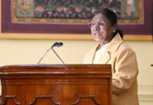 राष्ट्रपति द्रौपदी मुर्मु ने संथाली भाषा में भारत का संविधान जारी किया