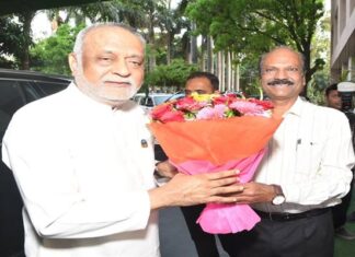 डीजीपी कैलाश मकवाणा के मार्गदर्शन में पुलिस बल के मानसिक सुदृढ़ीकरण की पहल: भोपाल पुलिस ऑफिसर्स मेस में आयोजित योग एवं ध्यान सत्र