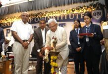 माता-पिता के संस्कार और गुरूओं से प्राप्त ज्ञान के प्रति सदैव रहें कृतज्ञ : राज्यपाल मंगुभाई पटेल